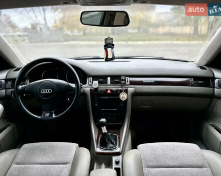 Серый Ауди А6, объемом двигателя 1.78 л и пробегом 300 тыс. км за 5000 $, фото 4 на Automoto.ua