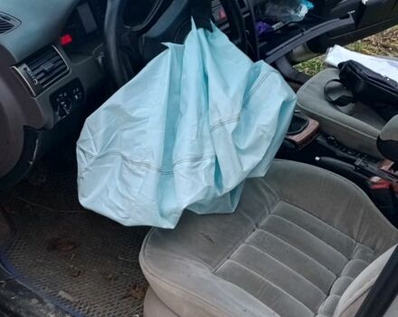 Серый Ауди А6, объемом двигателя 2.8 л и пробегом 380 тыс. км за 1500 $, фото 3 на Automoto.ua