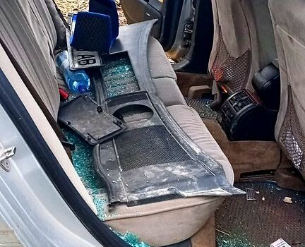 Сірий Ауді А6, об'ємом двигуна 2.8 л та пробігом 380 тис. км за 1500 $, фото 4 на Automoto.ua