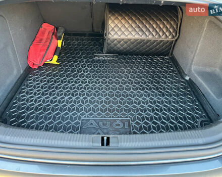 Серый Ауди А6, объемом двигателя 2.7 л и пробегом 305 тыс. км за 9350 $, фото 25 на Automoto.ua