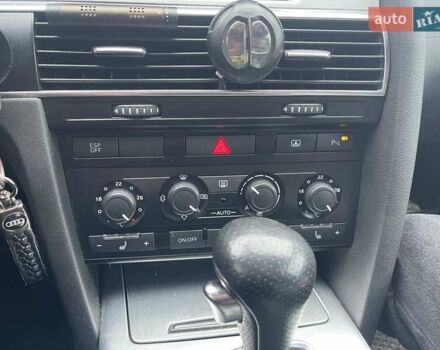 Сірий Ауді А6, об'ємом двигуна 3 л та пробігом 300 тис. км за 12500 $, фото 4 на Automoto.ua