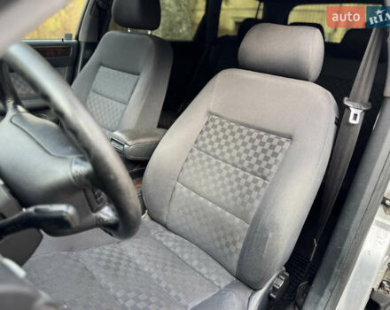 Серый Ауди А6, объемом двигателя 2.4 л и пробегом 347 тыс. км за 1400 $, фото 6 на Automoto.ua