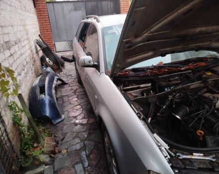 Ауди А6 2000 в Синельниковом на Automoto.ua Серый Ауди А6, объемом двигателя 2 л и пробегом 350 тыс. км за 1100 $, фото 2 на Automoto.ua