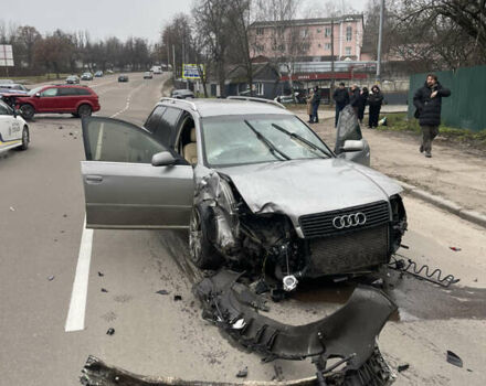 Серый Ауди А6, объемом двигателя 2.5 л и пробегом 320 тыс. км за 1000 $, фото 1 на Automoto.ua