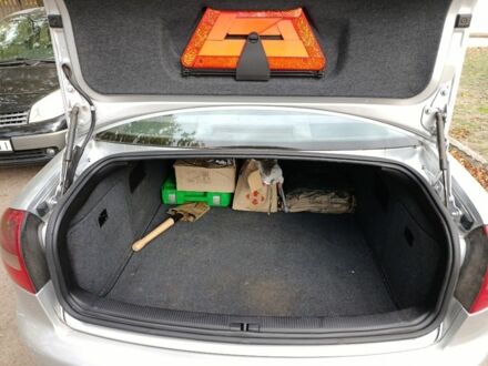 Сірий Ауді А6, об'ємом двигуна 2 л та пробігом 298 тис. км за 2395 $, фото 1 на Automoto.ua