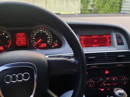 Серый Ауди А6, объемом двигателя 2.4 л и пробегом 290 тыс. км за 7100 $, фото 1 на Automoto.ua