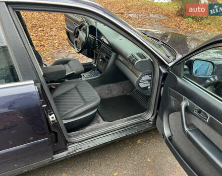 Синий Ауди А6, объемом двигателя 2.6 л и пробегом 286 тыс. км за 4200 $, фото 10 на Automoto.ua