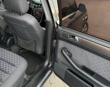 Синий Ауди А6, объемом двигателя 2.4 л и пробегом 376 тыс. км за 3400 $, фото 12 на Automoto.ua