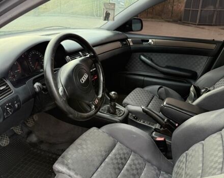 Синий Ауди А6, объемом двигателя 2.4 л и пробегом 376 тыс. км за 3400 $, фото 9 на Automoto.ua