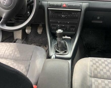 Синий Ауди А6, объемом двигателя 2.5 л и пробегом 312 тыс. км за 4500 $, фото 4 на Automoto.ua