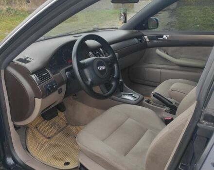 Синий Ауди А6, объемом двигателя 1.8 л и пробегом 300 тыс. км за 4600 $, фото 9 на Automoto.ua