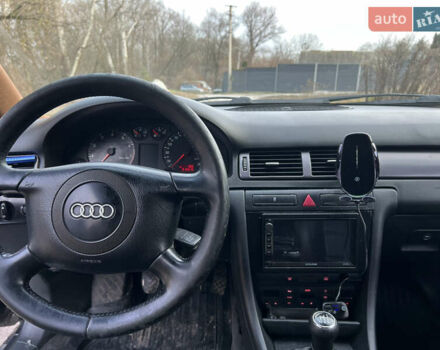 Синий Ауди А6, объемом двигателя 1.78 л и пробегом 310 тыс. км за 4500 $, фото 6 на Automoto.ua