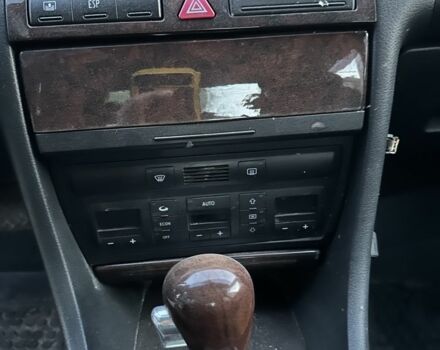 Синий Ауди А6, объемом двигателя 2.4 л и пробегом 185 тыс. км за 2376 $, фото 11 на Automoto.ua