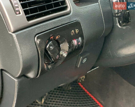 Синий Ауди А6, объемом двигателя 2.4 л и пробегом 311 тыс. км за 5190 $, фото 19 на Automoto.ua