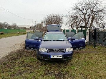 Синий Ауди А6, объемом двигателя 2.5 л и пробегом 435 тыс. км за 4000 $, фото 1 на Automoto.ua