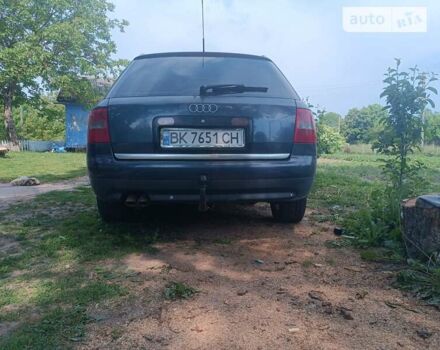 Синий Ауди А6, объемом двигателя 2.5 л и пробегом 401 тыс. км за 3650 $, фото 4 на Automoto.ua