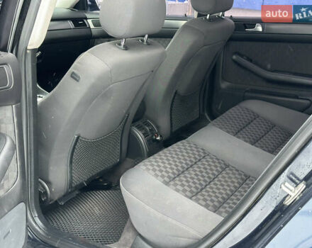 Синий Ауди А6, объемом двигателя 2.5 л и пробегом 368 тыс. км за 4950 $, фото 19 на Automoto.ua