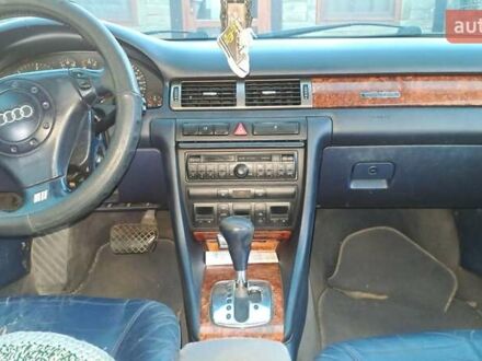 Синий Ауди А6, объемом двигателя 2.5 л и пробегом 300 тыс. км за 4600 $, фото 1 на Automoto.ua