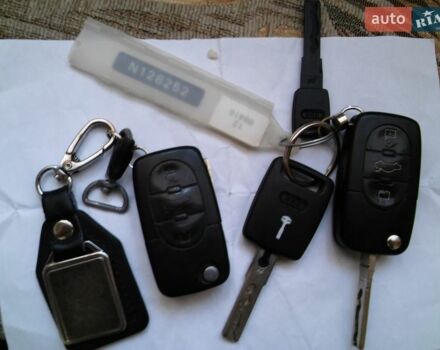 Синий Ауди А6, объемом двигателя 2.4 л и пробегом 335 тыс. км за 4250 $, фото 1 на Automoto.ua