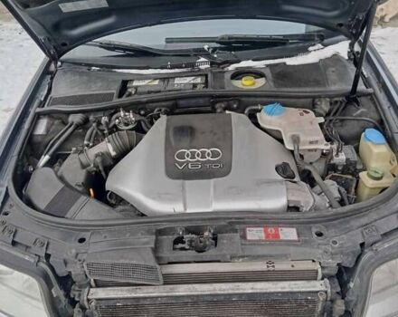 Синий Ауди А6, объемом двигателя 2.5 л и пробегом 380 тыс. км за 4500 $, фото 1 на Automoto.ua