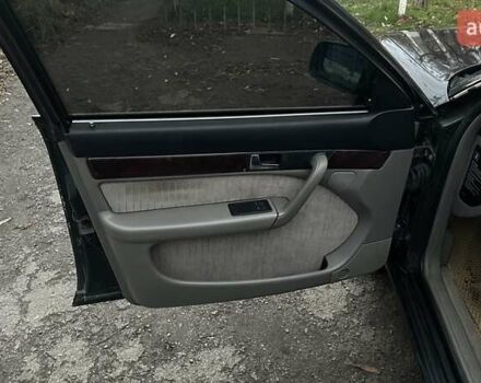 Зеленый Ауди А6, объемом двигателя 2.6 л и пробегом 285 тыс. км за 4000 $, фото 10 на Automoto.ua