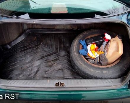 Зелений Ауді А6, об'ємом двигуна 2 л та пробігом 422 тис. км за 3200 $, фото 1 на Automoto.ua