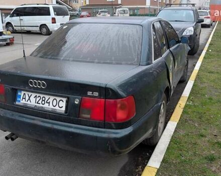 Зеленый Ауди А6, объемом двигателя 2.6 л и пробегом 285 тыс. км за 1200 $, фото 5 на Automoto.ua