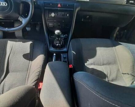 Ауді А6 1999 у Чернівцях на Automoto.ua Зелений Ауді А6, об'ємом двигуна 1.8 л та пробігом 320 тис. км за 3100 $, фото 1 на Automoto.ua