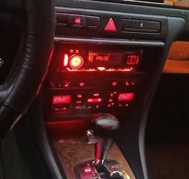 Зелений Ауді А6, об'ємом двигуна 2.4 л та пробігом 400 тис. км за 3000 $, фото 5 на Automoto.ua