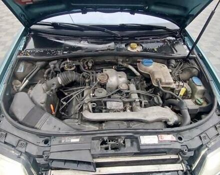 Зеленый Ауди А6, объемом двигателя 2.5 л и пробегом 350 тыс. км за 4250 $, фото 9 на Automoto.ua