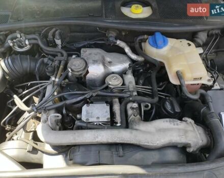 Зеленый Ауди А6, объемом двигателя 2.5 л и пробегом 328 тыс. км за 4500 $, фото 6 на Automoto.ua