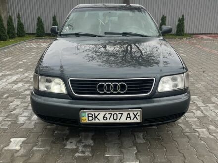 Зеленый Ауди А6, объемом двигателя 2.6 л и пробегом 370 тыс. км за 2100 $, фото 1 на Automoto.ua