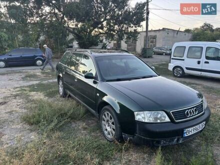 Зеленый Ауди А6, объемом двигателя 2.5 л и пробегом 300 тыс. км за 3000 $, фото 1 на Automoto.ua
