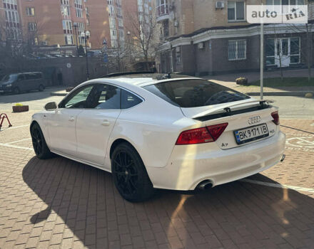 Белый Ауди A7 Sportback, объемом двигателя 3 л и пробегом 300 тыс. км за 12500 $, фото 4 на Automoto.ua