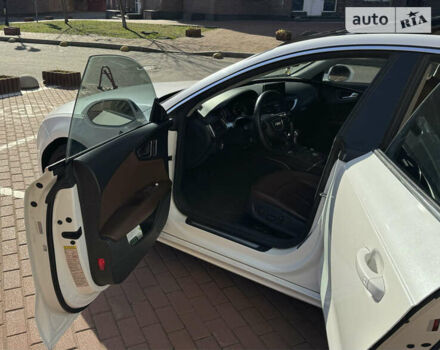 Білий Ауді A7 Sportback, об'ємом двигуна 3 л та пробігом 300 тис. км за 12500 $, фото 6 на Automoto.ua