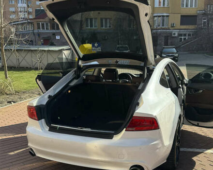 Белый Ауди A7 Sportback, объемом двигателя 3 л и пробегом 300 тыс. км за 12500 $, фото 13 на Automoto.ua