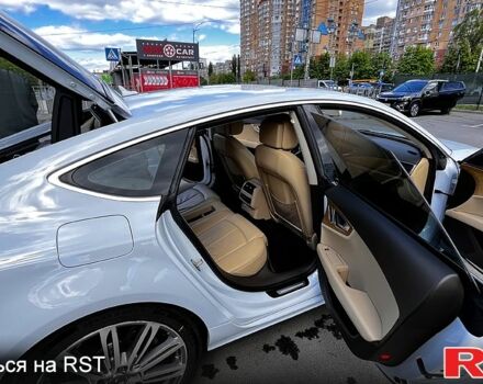 Белый Ауди A7 Sportback, объемом двигателя 3 л и пробегом 213 тыс. км за 16000 $, фото 4 на Automoto.ua