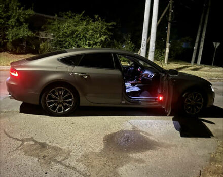 Серый Ауди A7 Sportback, объемом двигателя 3 л и пробегом 125 тыс. км за 18000 $, фото 10 на Automoto.ua