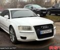 Белый Ауди А8, объемом двигателя 3.7 л и пробегом 320 тыс. км за 8000 $, фото 1 на Automoto.ua