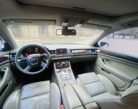 Белый Ауди А8, объемом двигателя 4.2 л и пробегом 220 тыс. км за 7900 $, фото 4 на Automoto.ua