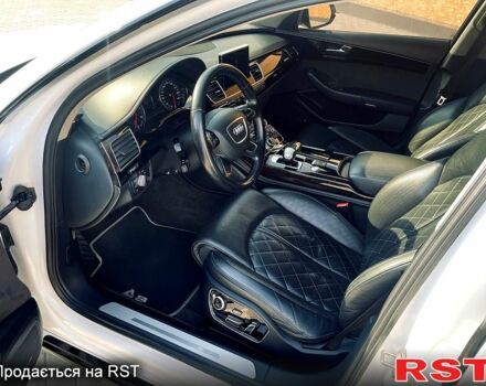 Белый Ауди А8, объемом двигателя 3 л и пробегом 163 тыс. км за 18600 $, фото 3 на Automoto.ua