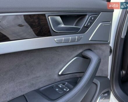 Белый Ауди А8, объемом двигателя 4.16 л и пробегом 114 тыс. км за 19900 $, фото 29 на Automoto.ua