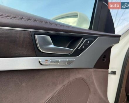 Белый Ауди А8, объемом двигателя 2.97 л и пробегом 217 тыс. км за 18990 $, фото 7 на Automoto.ua