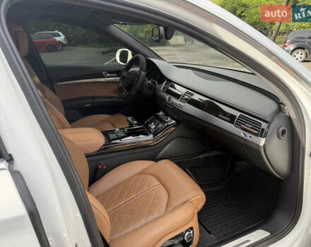 Белый Ауди А8, объемом двигателя 2.97 л и пробегом 178 тыс. км за 27900 $, фото 8 на Automoto.ua