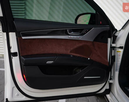 Белый Ауди А8, объемом двигателя 3.99 л и пробегом 172 тыс. км за 29000 $, фото 12 на Automoto.ua