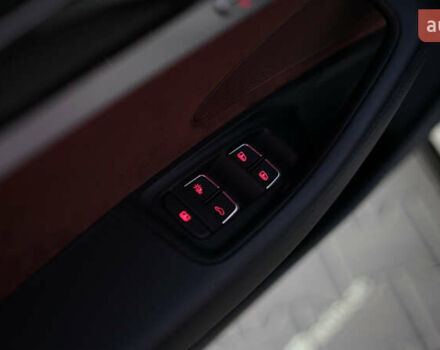 Белый Ауди А8, объемом двигателя 3.99 л и пробегом 172 тыс. км за 29000 $, фото 22 на Automoto.ua