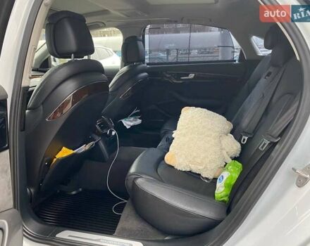 Белый Ауди А8, объемом двигателя 3 л и пробегом 216 тыс. км за 25900 $, фото 14 на Automoto.ua