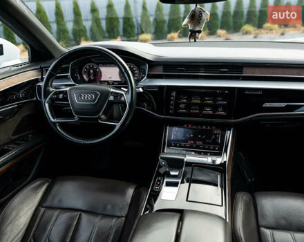 Белый Ауди А8, объемом двигателя 3 л и пробегом 165 тыс. км за 43500 $, фото 77 на Automoto.ua