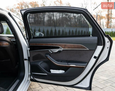 Белый Ауди А8, объемом двигателя 3 л и пробегом 165 тыс. км за 43500 $, фото 74 на Automoto.ua