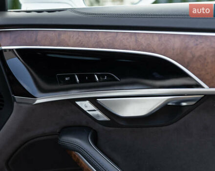 Белый Ауди А8, объемом двигателя 3 л и пробегом 165 тыс. км за 43500 $, фото 88 на Automoto.ua